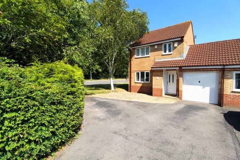 3 Bedroom Link Detached House For Sale