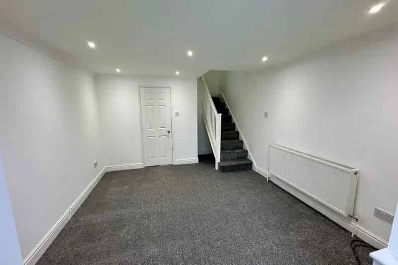 Newly Renovated 2-Bedroom House in Brandon with Parking