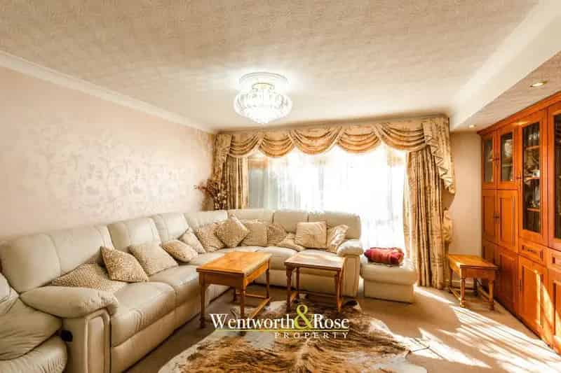 4 bedroom detached house