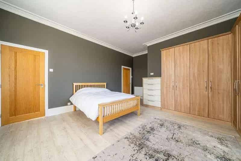 6 Bed House for Sale in Warwickshire