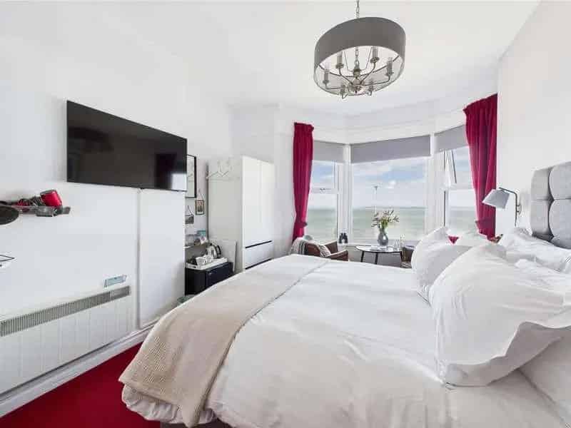 12 bed house for sale