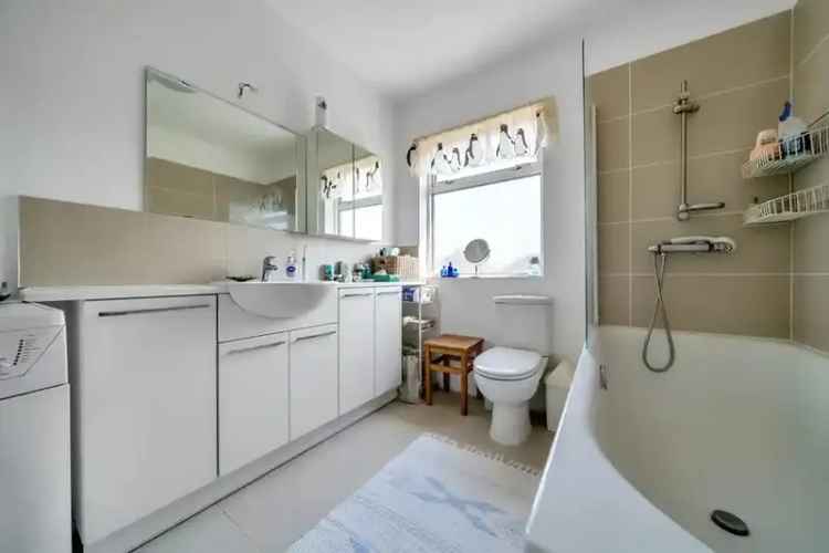 3 Bedroom Semi Detached House for Sale in DA7