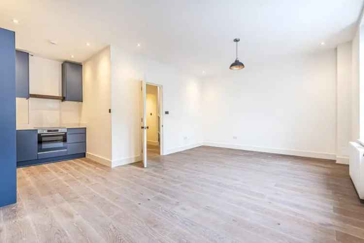 3 Bed 2 Bath Apartment near White City Station