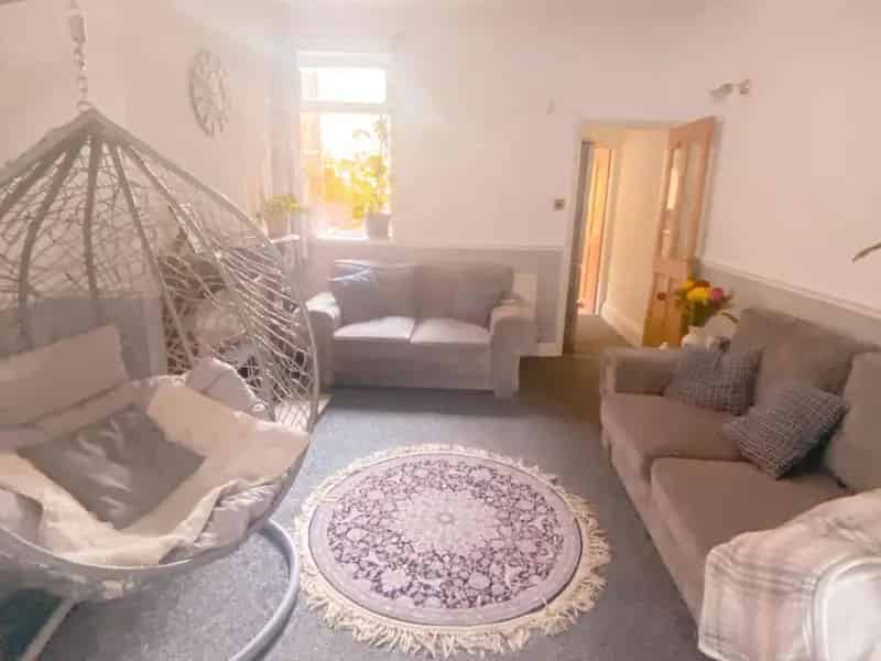 2 Bedroom Terraced House Bearwood JT1146