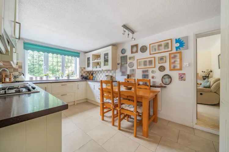 4 Bed Family Home for Sale Near Fleet