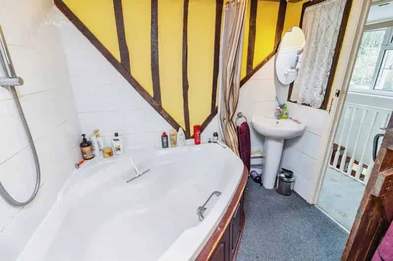 3 Bedroom Cottage Lidlington Character Features Two Gardens Double Garage