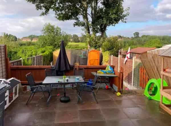 3 Bed House Near Park Shops Schools