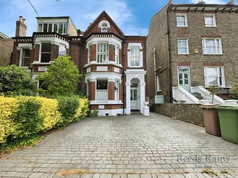 2 Bedroom Flat for Sale East Dulwich SE22