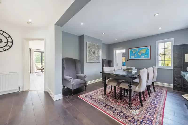 Four Bedroom Detached House Kingswood