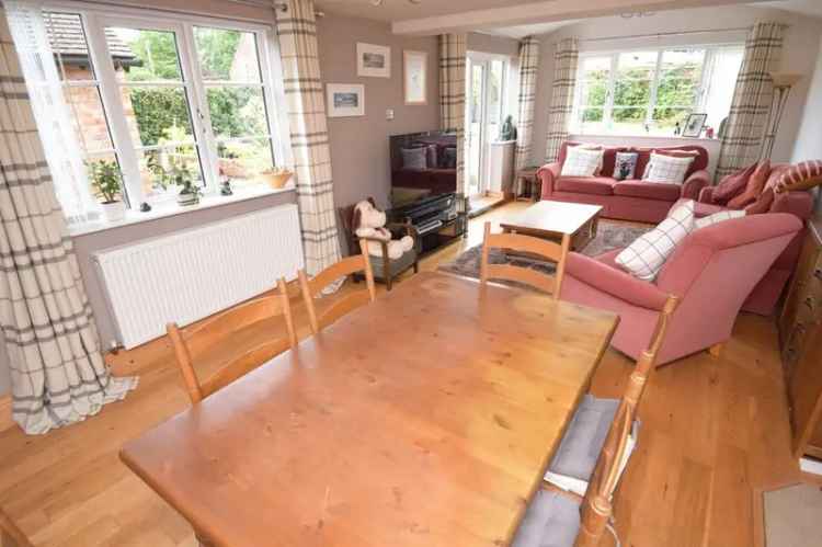 3 Bedroom Detached House for Sale Allesley West Midlands