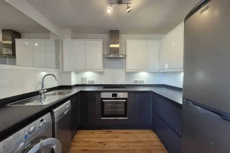 Two Bedroom Top Floor Flat Welwyn Garden City Merrifield Court