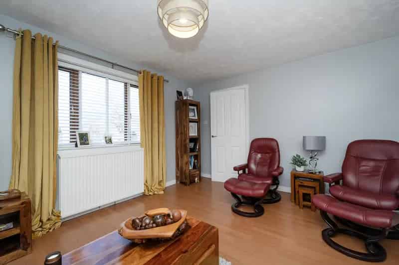 Spacious 2-Bed End Terrace House in Cove, Aberdeen