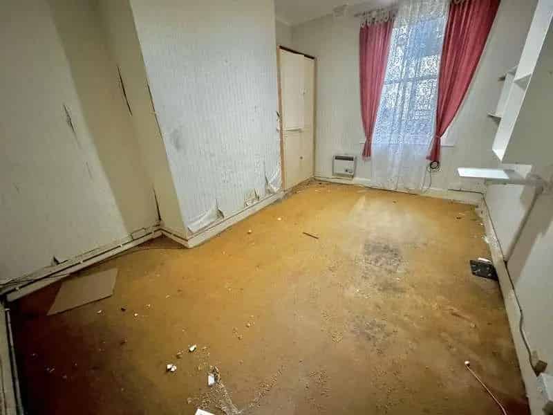 2 Bed Flat For Sale On Scarborough Esplanade