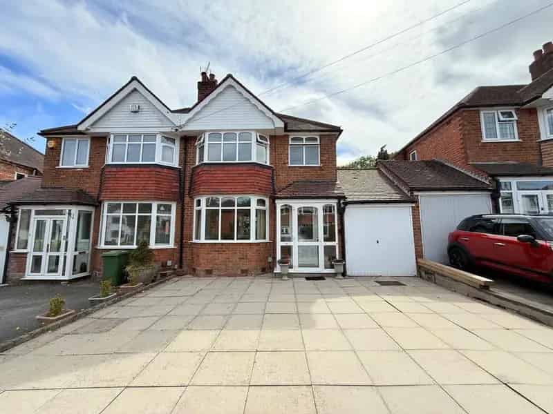 3 Bedroom Semi-Detached House for Sale