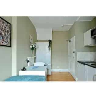 1 Room Studio Flat 34m2 London - Bills Included