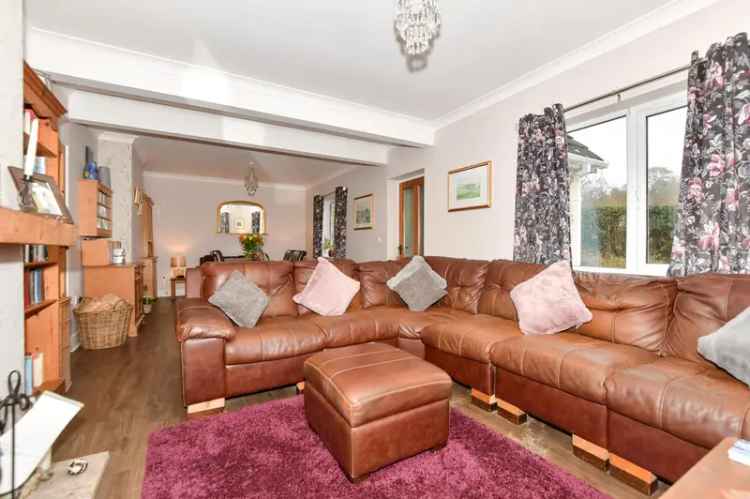 Detached House for sale with 5 bedrooms, Woodland Road, Lyminge