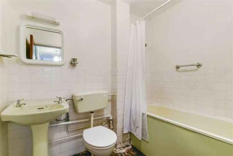 2 Bed Flat for Sale near Beckenham Station