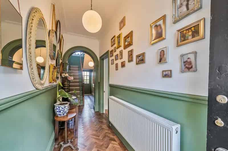 House For Sale , Harrogate Road, Leeds, England