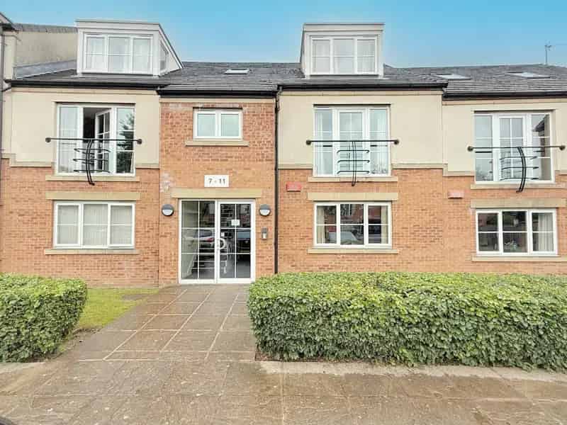 2 Bedroom Flat For Sale