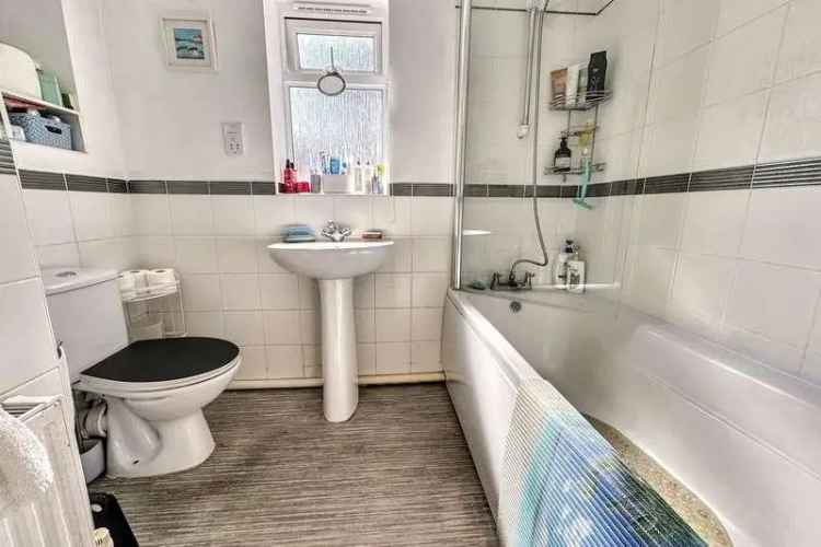 2 Bed Flat for Sale Ferndown