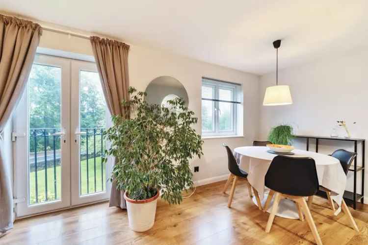 2 Bed Apartment Near Shadwell Lane