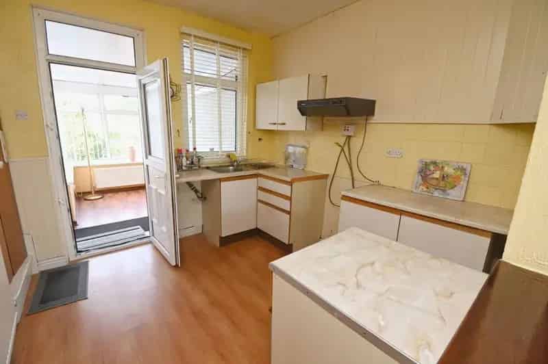 2 bed property for sale