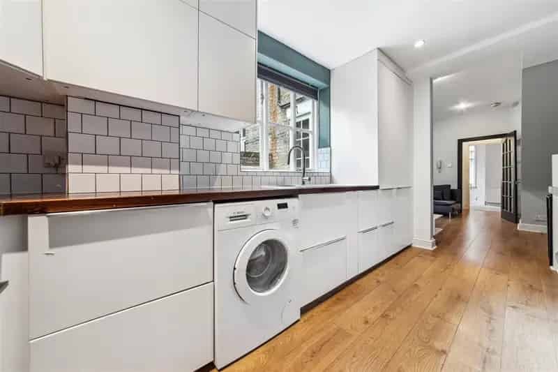 2 Bedroom Flat House to Rent in Brixton