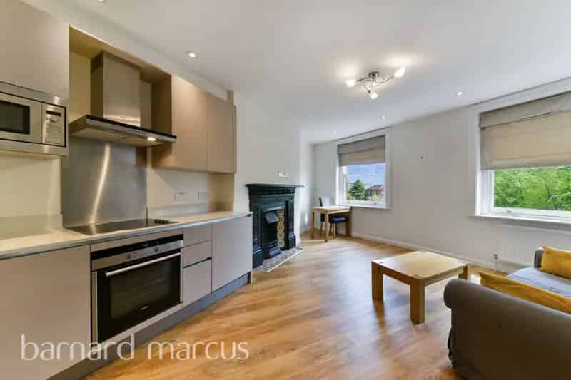 1-Bedroom Flat in Turnham Green - Modern and Stylish