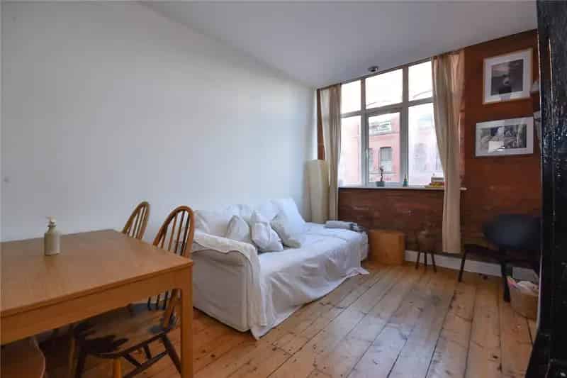 Two Double Bedroom Apartment Near Cornbrook Metro