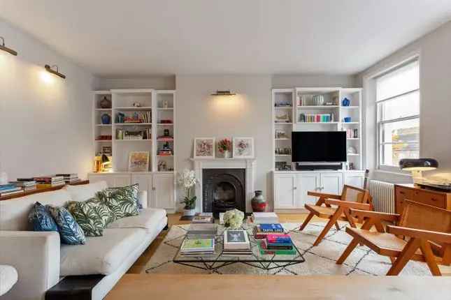 Flat for sale in Elgin Crescent, London W11