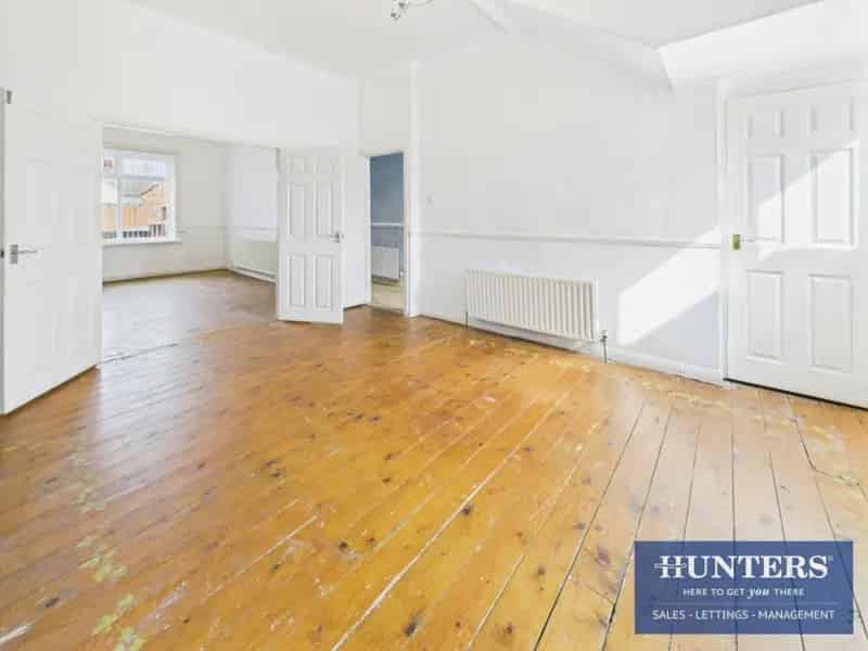 3 bedroom House
 For Sale 
Total Size: 1016 SQ FT