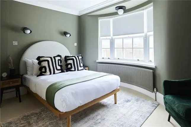 Luxury 3-Bedroom House South Kensington Short Let All Bills Included