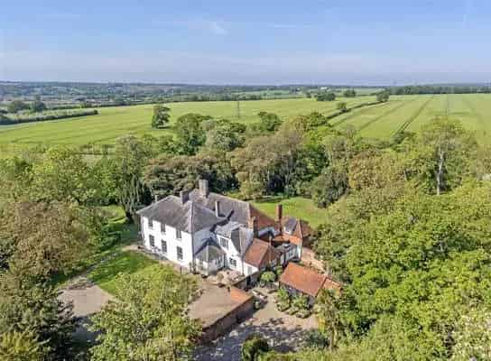 Maldon Hall: Grade II Listed Moated Property with Annexe