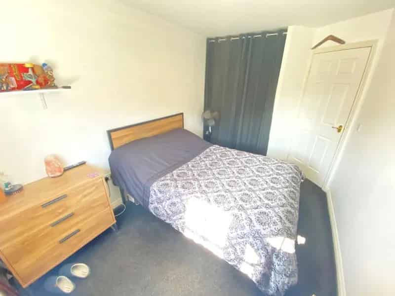 2 Bed Flat for Sale in Royton, Oldham