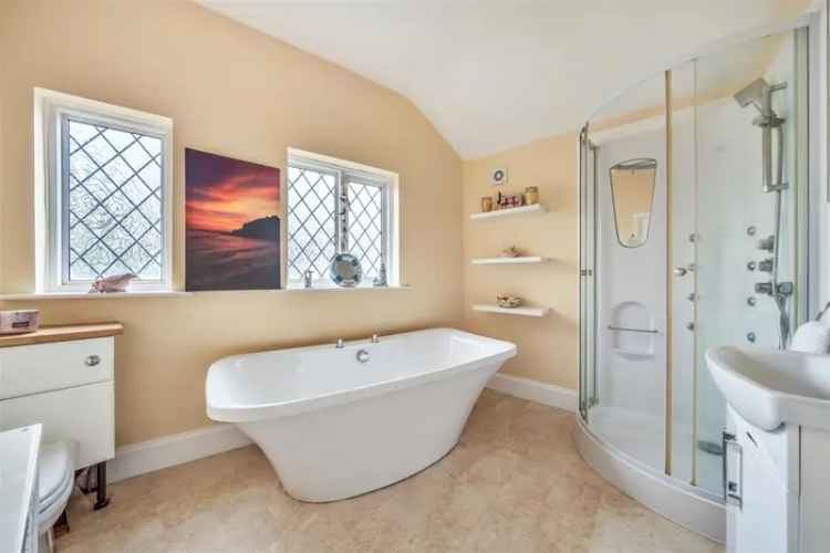 3 Bedroom House for Sale Garage Parking Large Garden