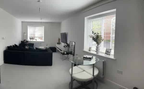 1 Bedroom Flat Near Nescot College Ewell Epsom