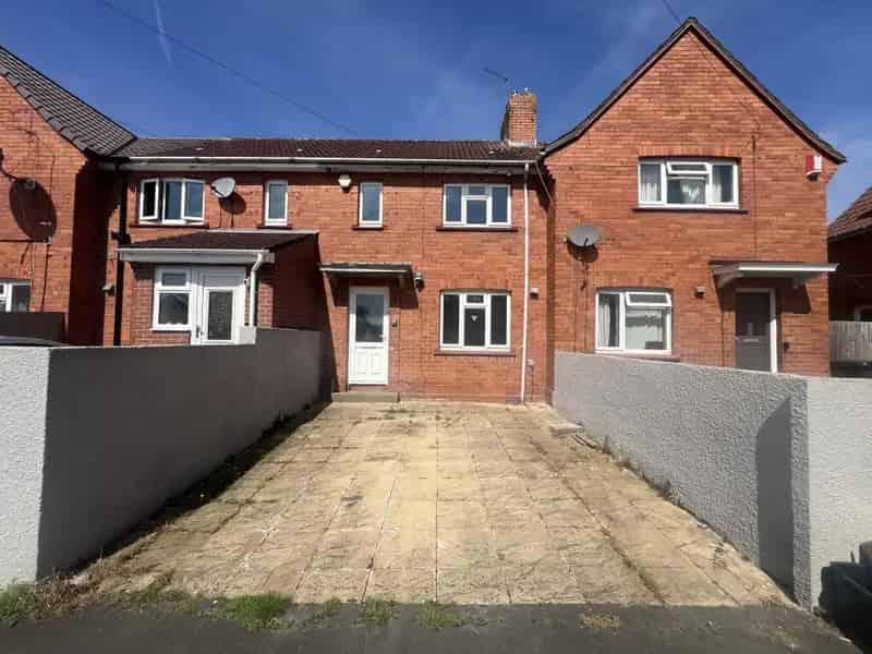 3 Bedroom House with Conservatory Zero Deposit Available