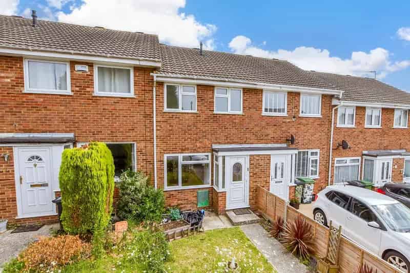 2 Bedroom Terraced House for Sale Vinters Park
