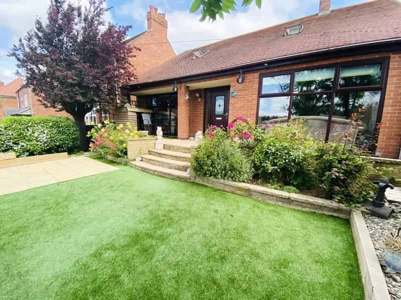Four Double Bedroom Dorma Bungalow Versatile Accommodation