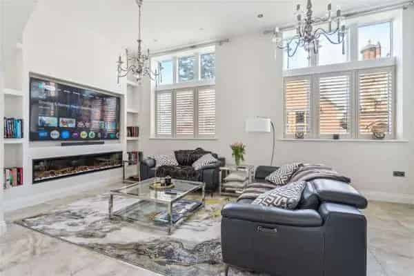 Luxury 3-Bed Grade II Listed Property in Royal Connaught Park