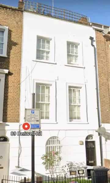 3 Bedroom Converted House with Garden and Roof Terraces Near Emirates Stadium