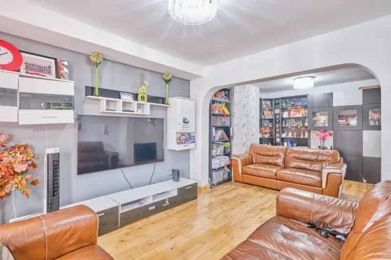 Three Bedroom Semi Detached Family Home with Planning Permission