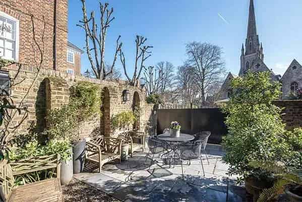 Georgian Grade II Listed House in Hampstead with Walled Garden