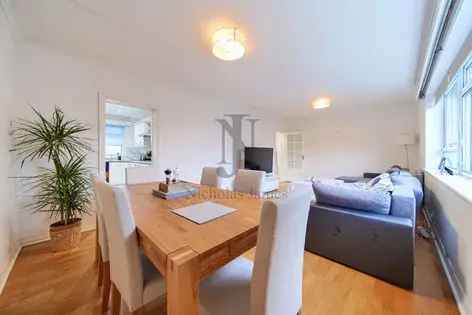 2 Bedroom Flat 95m² Enfield London