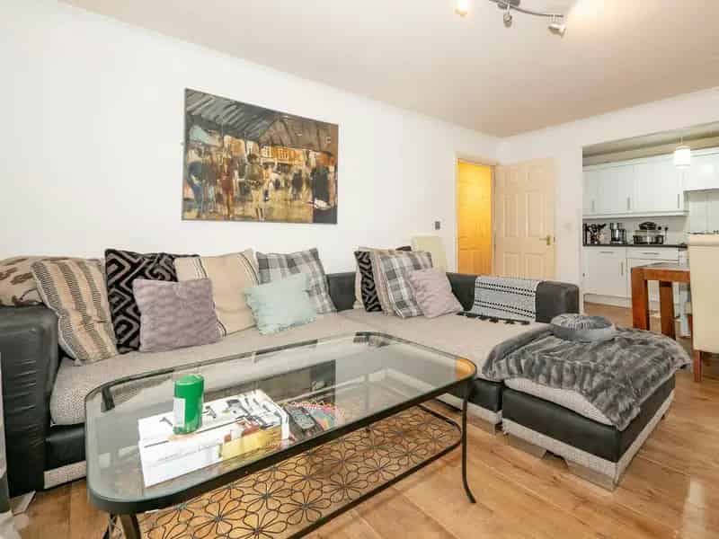 Leasehold Two-Bedroom Apartment Near Heaton Park