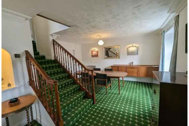3 Bed Terraced House with 3 Reception Rooms in Thornhill