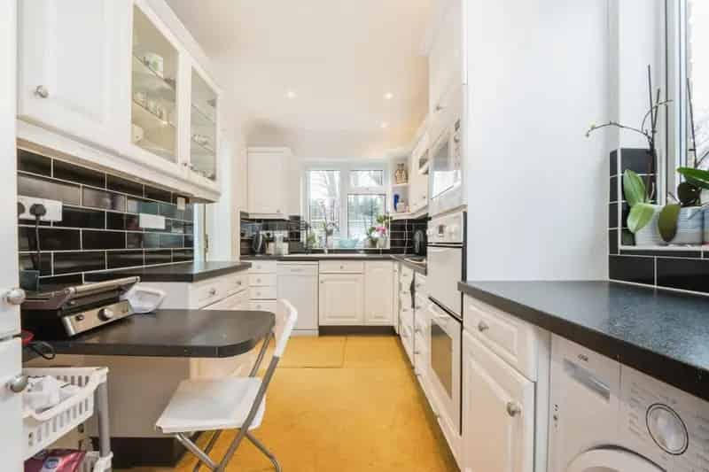 3 Bedroom Detached House Bitterne