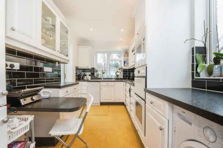 3 Bedroom Detached House Bitterne