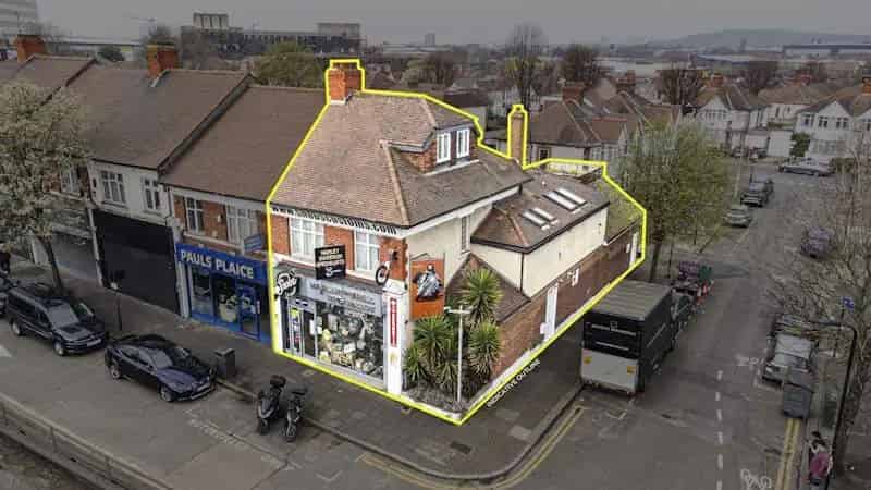 Mixed-Use Building with HMO Potential in NW London