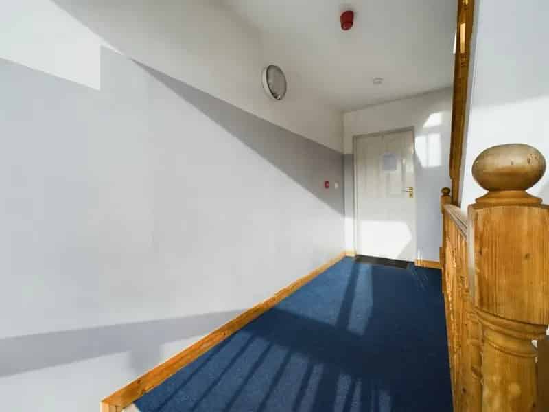 2 Bedroom Flat for Sale Dockside Delight